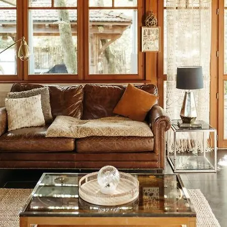 La Sous Les Pins Chalet *