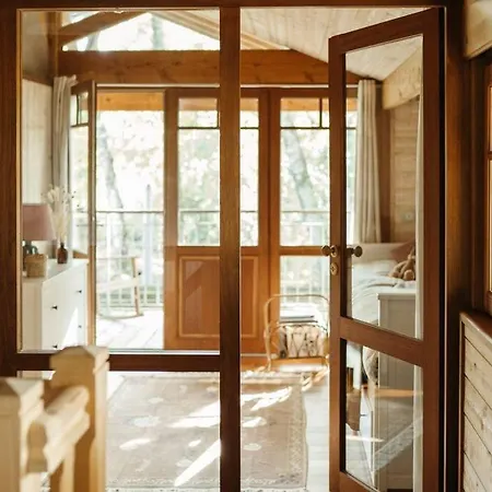 La Sous Les Pins شاليه *