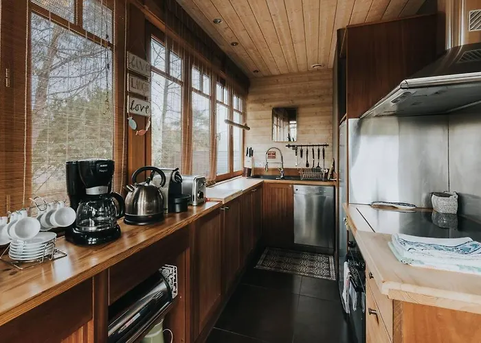 La Sous Les Pins شاليه أنديرنو لي بان